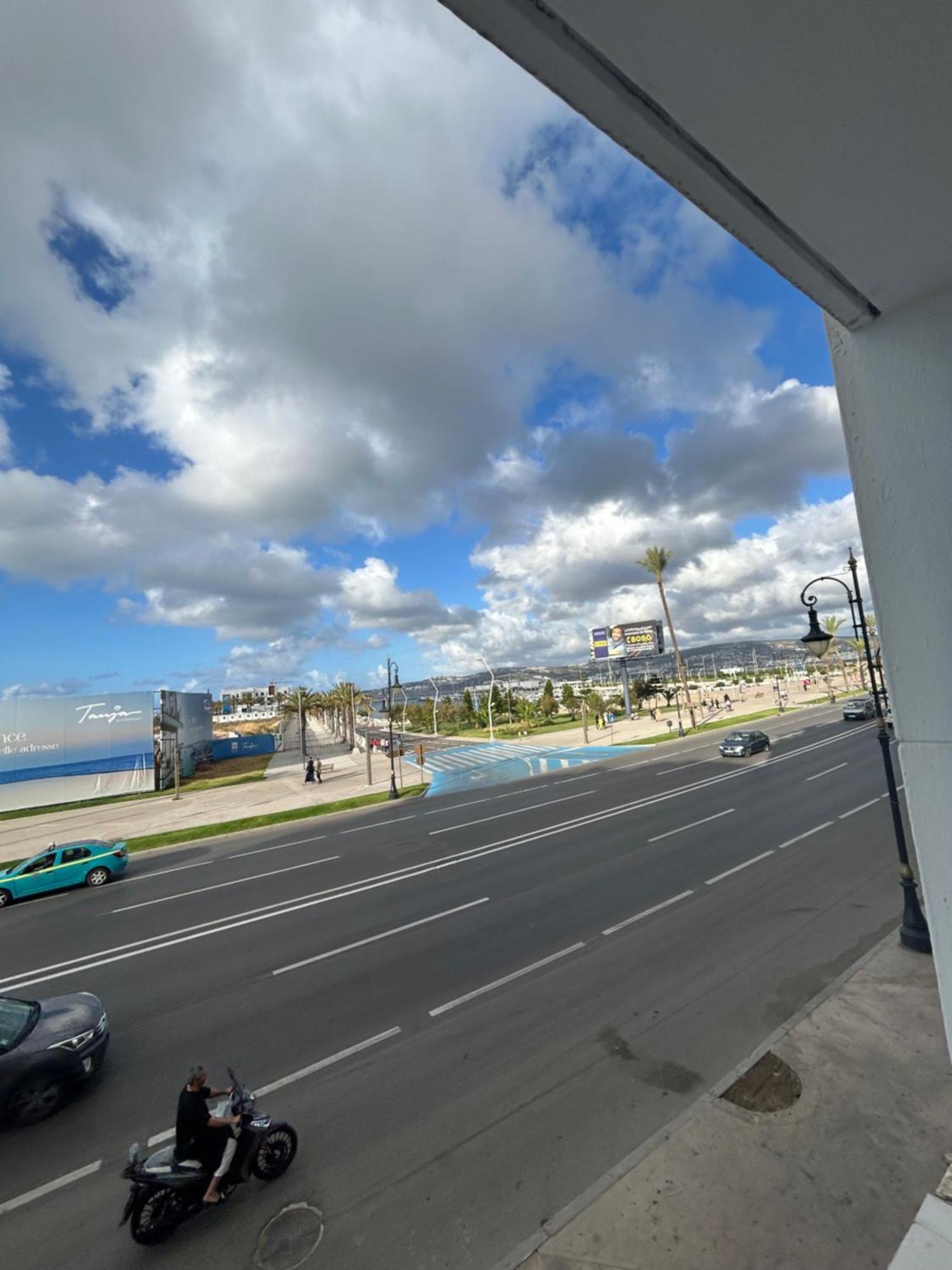Splendide Studio Haut Standing En Face De La Marina Et A 200 M Du Port De Tanger - 1 Chambre Double Luaran gambar